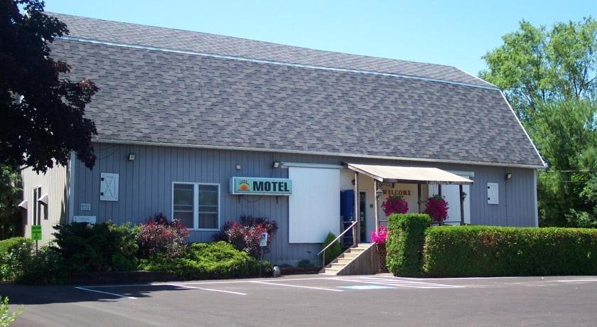 Lake Ontario Motel 2*