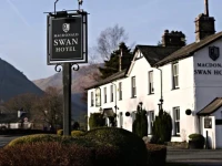 Macdonald Swan Hotel 3*