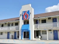 Motel 6 Brattleboro 1*