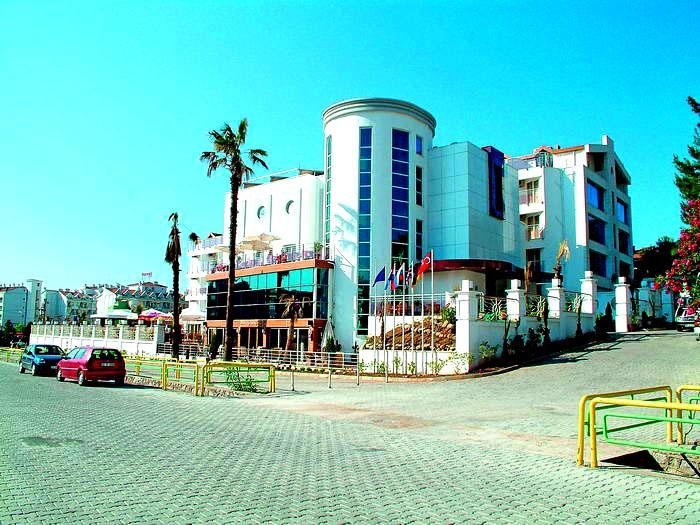 Ideal Pearl Hotel 4*