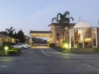 Best Western Airport Motel & Convention Centre 4*