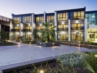 Quality Hotel Taylors Lakes 4*
