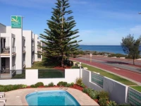 Quality Resort Sorrento Beach 4*