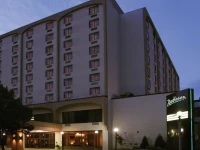 Radisson Hotel Bismarck 3*
