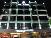 Champs-Elysees 3*