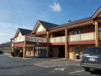 Econo Lodge Glade Spring 2*