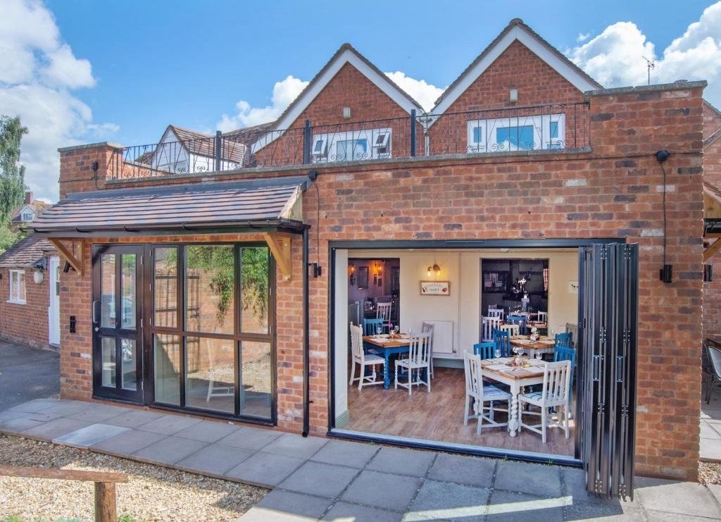 Chequers Inn 3*