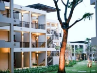 Palm Crescent Resort 3*