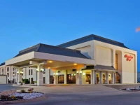 Hampton Inn Joplin 3*