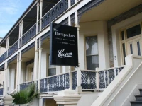 Glenelg Beach Hostel 3*