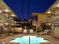 7 Springs Inn & Suites 3*