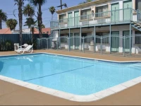 Motel 6 Canoga Park 2*