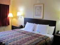 Days Inn Poughkeepsie 2*
