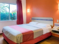 Motel 6 Junction 1*