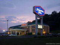 Hampton Inn Newcomerstown 3*