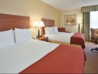 Holiday Inn Express Lynchburg 2*
