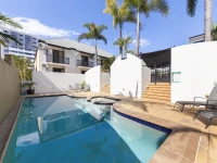 Parkview Apartments 4*