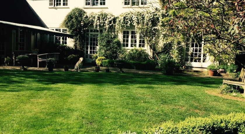 Little Mead Bed and Breakfast 4*