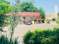 Econo Lodge West of the Falls 2*
