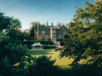 Falcon Manor Hotel 3*