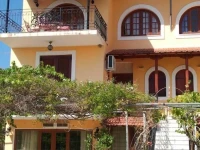 Makis & Bill Apartments 