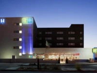 Holiday Inn Express Madrid Airport 3*