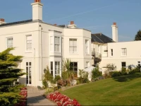 St Elizabeths House 4*