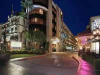 Carousel Inn and Suites 3*