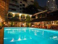 Ocean @ Livingstones Hotel  3*