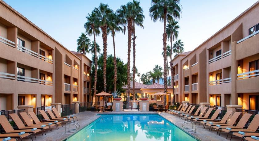 Courtyard Palm Springs