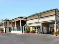 Days Inn Waycross 2*