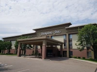 Hampton Inn Eau Claire 3*