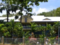 The York Beachfront Holiday Apartments 4*