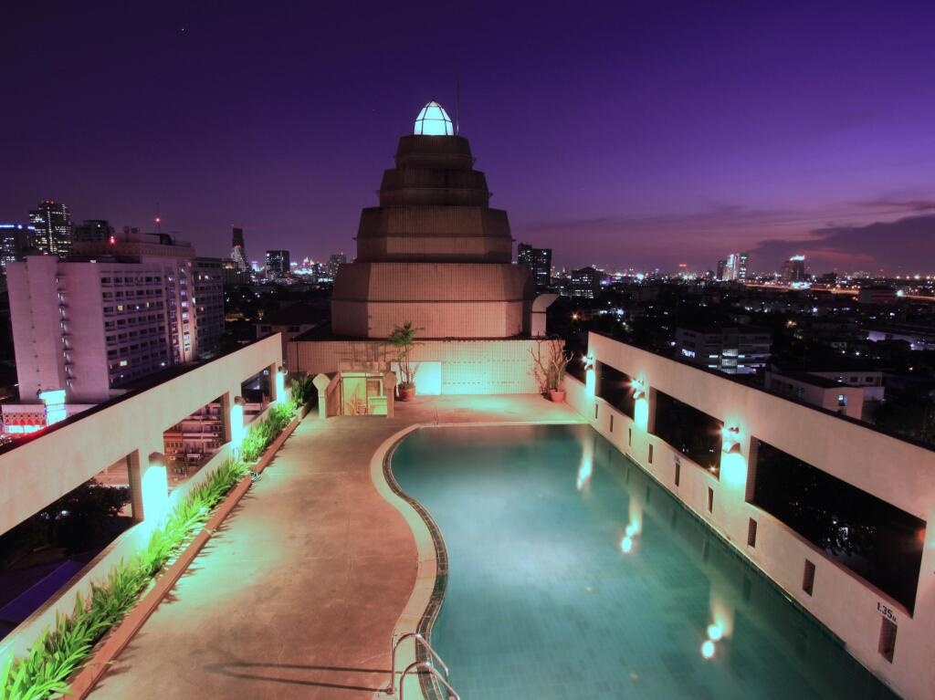 Karnmanee Palace Hotel 3*