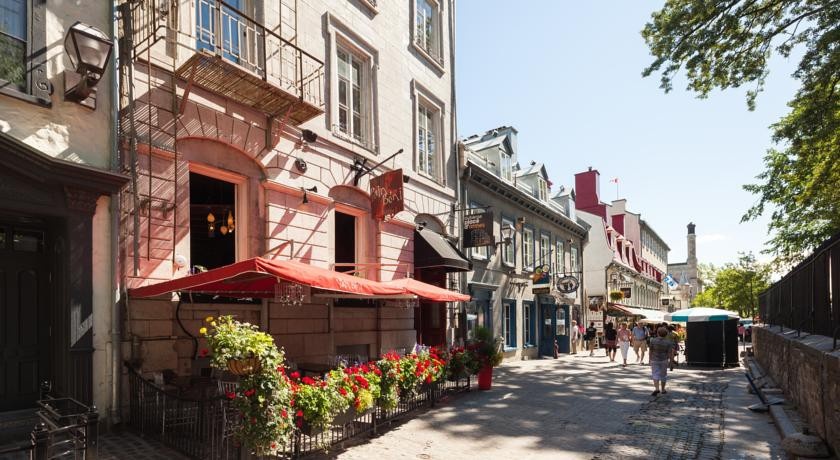 Auberge Place DArmes 4*