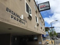 Inn on Broadway 2*