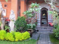 Desak Putu Putera Hidden Homestay 