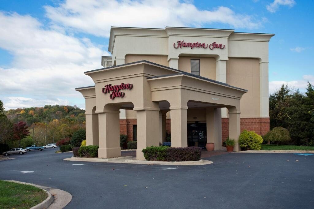 Hampton Inn Front Royal 3*
