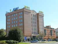 Hotel Albret 3*
