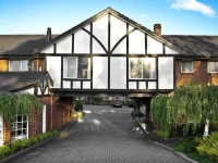 Elizabethan Lodge 4*