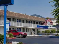 Motel 6 Grants Pass 2*