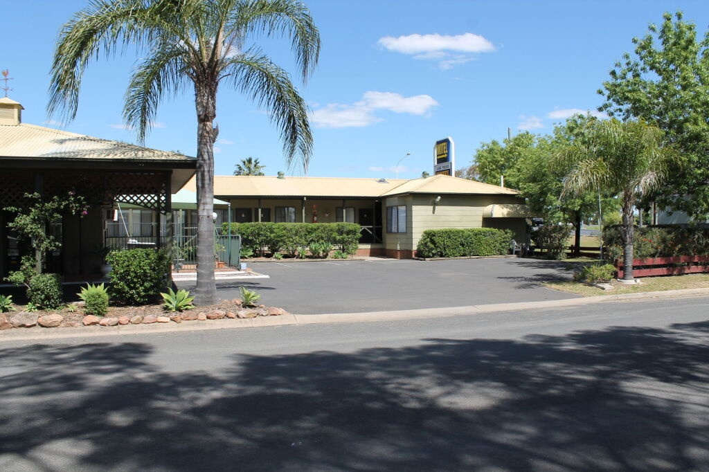 Lake Forbes Motel 3*