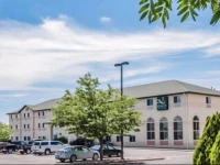 Quality Inn & Suites Pueblo 2*