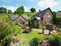 Tudor Farmhouse Hotel 3*