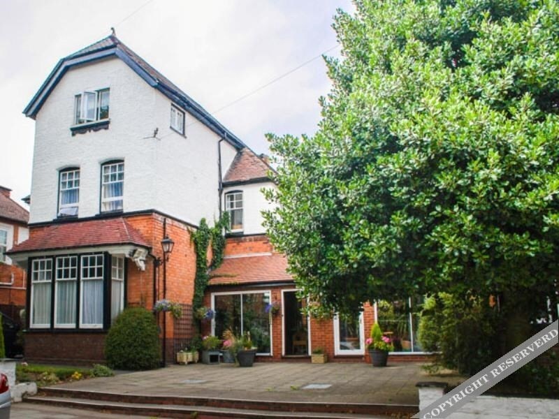 Elmdon Lodge 2*