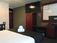 Country Plaza Motor Inn 4*