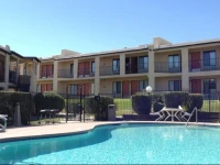 Super 8 Barstow 2*