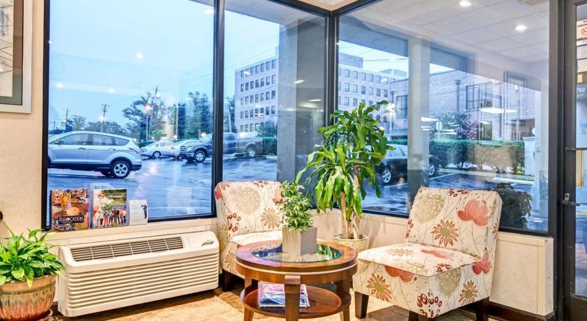 Days Inn Downtown Raleigh 2*