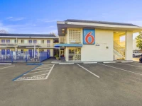 Motel 6 Napa 2*