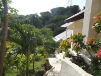 CF Komodo Hotel 